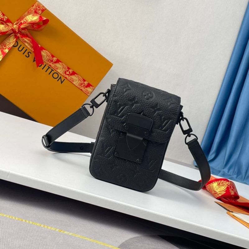 LV S-Lock Vertical wearable wallet - Image 2