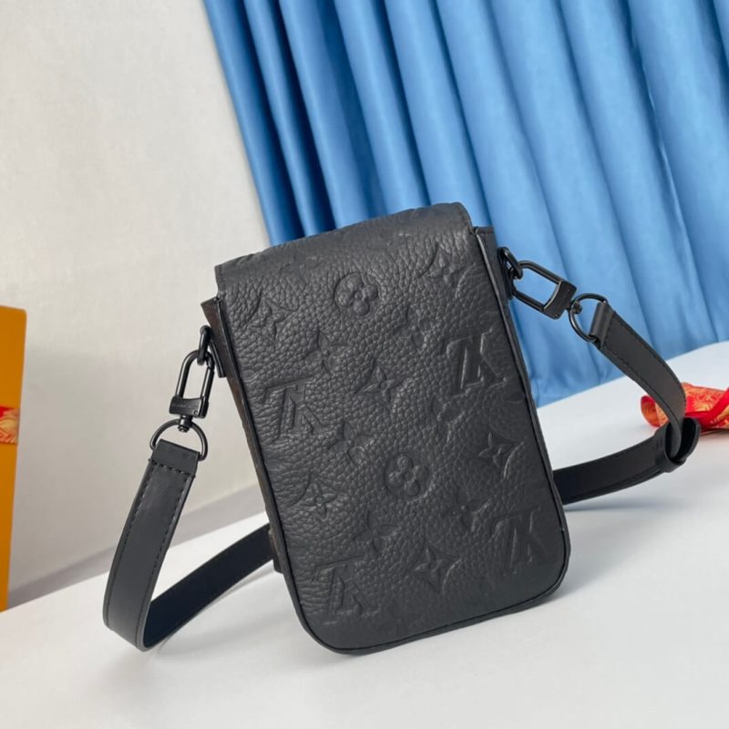 LV S-Lock Vertical wearable wallet - Image 4