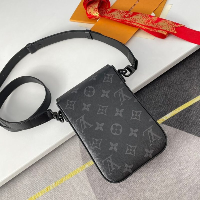 LV S-Lock Vertical wearable wallet - Image 4