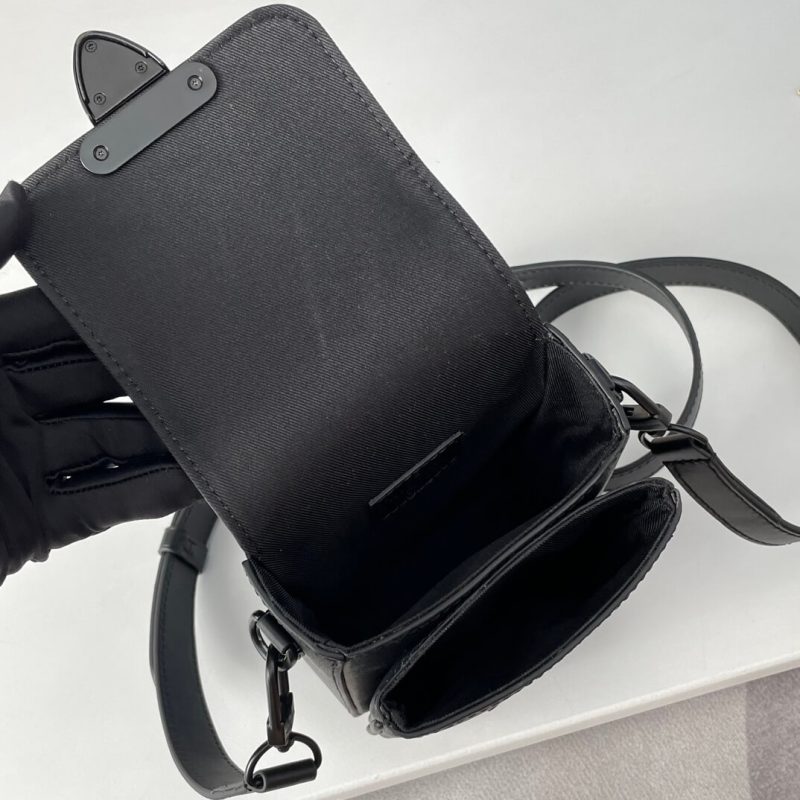 LV S-Lock Vertical wearable wallet - Image 8