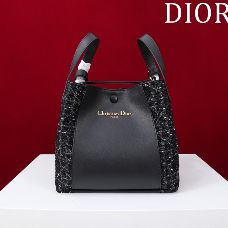 Dior Medium Signature Bucket Bag - Image 2