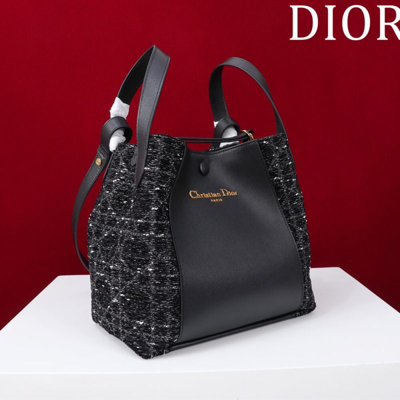 Dior Medium Signature Bucket Bag - Image 3