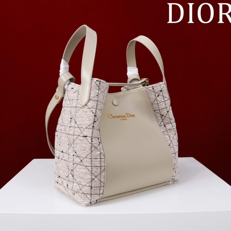 Dior Medium Signature Bucket Bag - Image 3