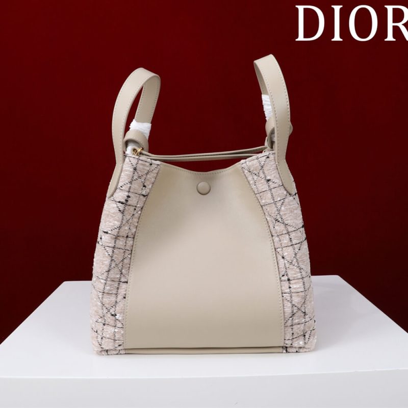 Dior Medium Signature Bucket Bag - Image 4
