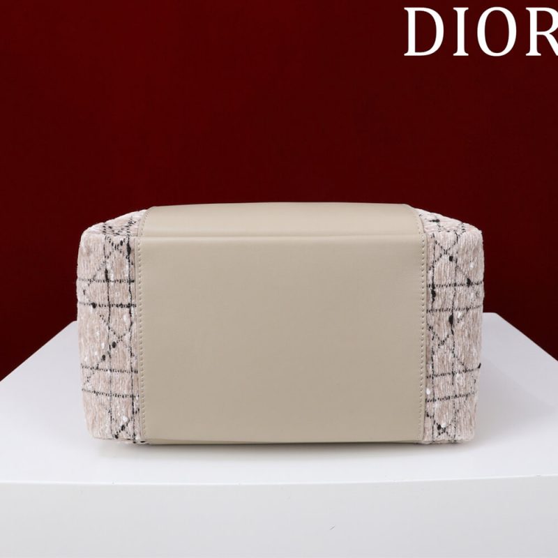 Dior Medium Signature Bucket Bag - Image 5