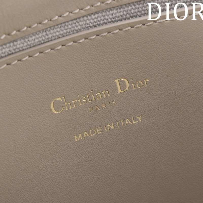 Dior Medium Signature Bucket Bag - Image 7