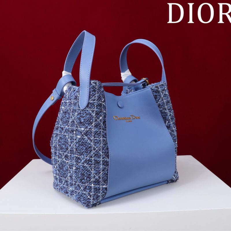 Dior Medium Signature Bucket Bag - Image 3