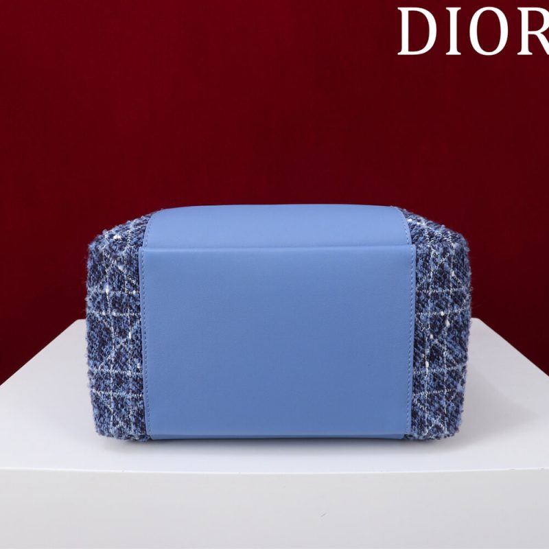 Dior Medium Signature Bucket Bag - Image 5