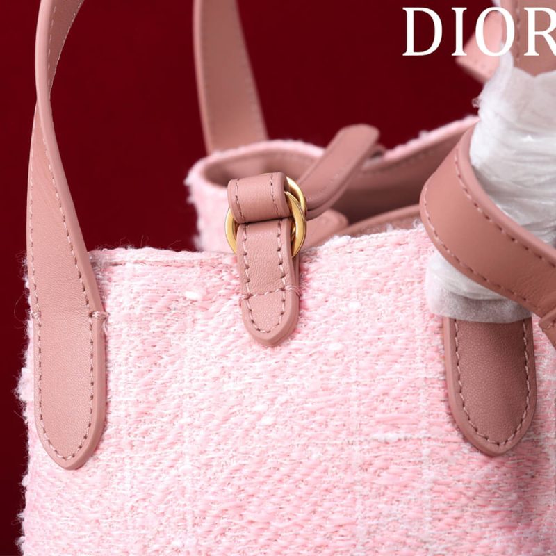 Dior Medium Signature Bucket Bag - Image 6