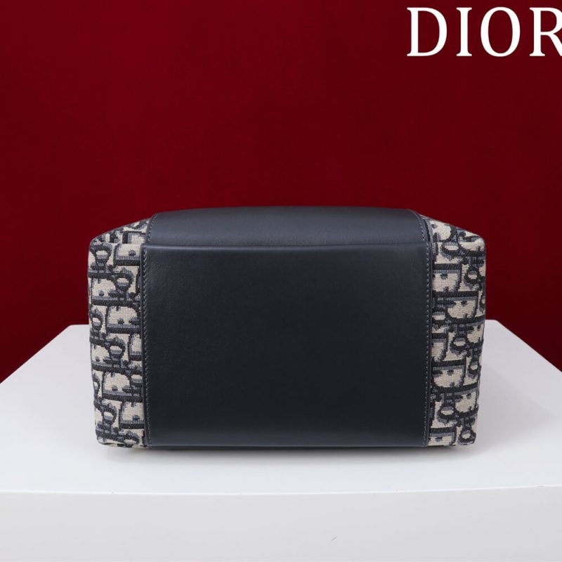 Dior Medium Signature Bucket Bag - Image 5