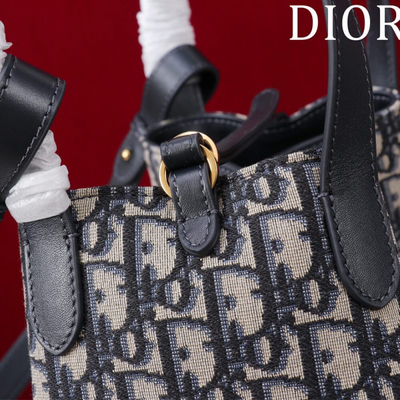 Dior Medium Signature Bucket Bag - Image 6