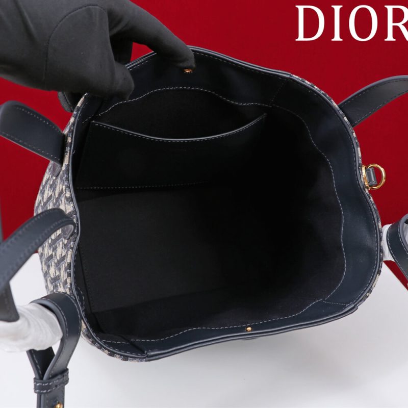 Dior Medium Signature Bucket Bag - Image 8
