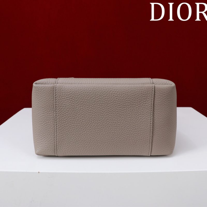 Dior Medium Signature Bucket Bag - Image 5
