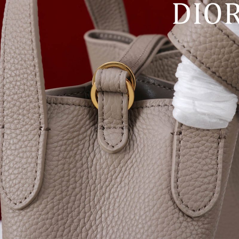Dior Medium Signature Bucket Bag - Image 6