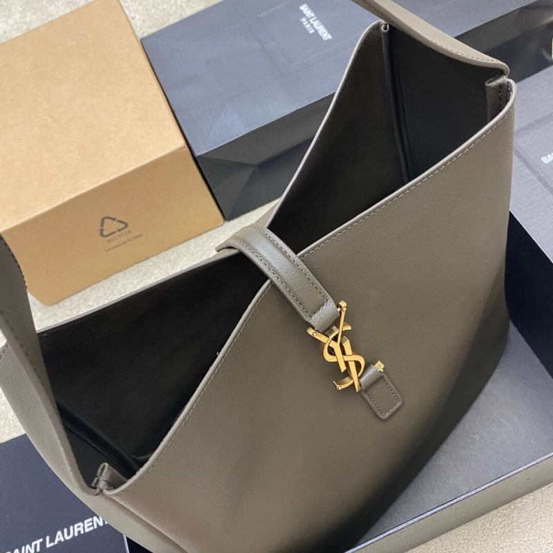 YSL LE 5 À 7 large soft leather bag - Image 6
