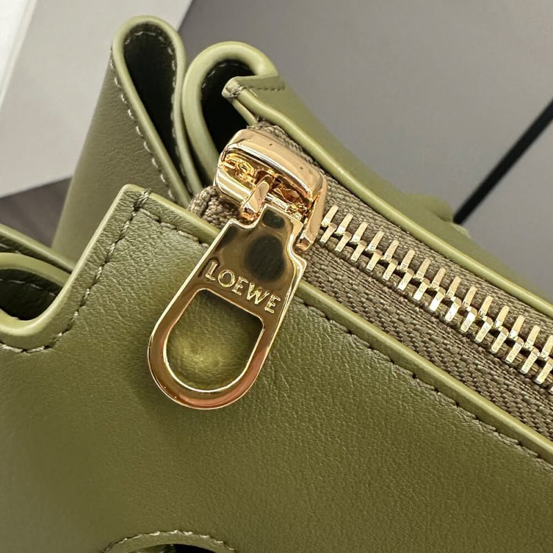 LOEWE Medium Madrid bag in supple calfskin(HIGH-END GRADE) - Image 7