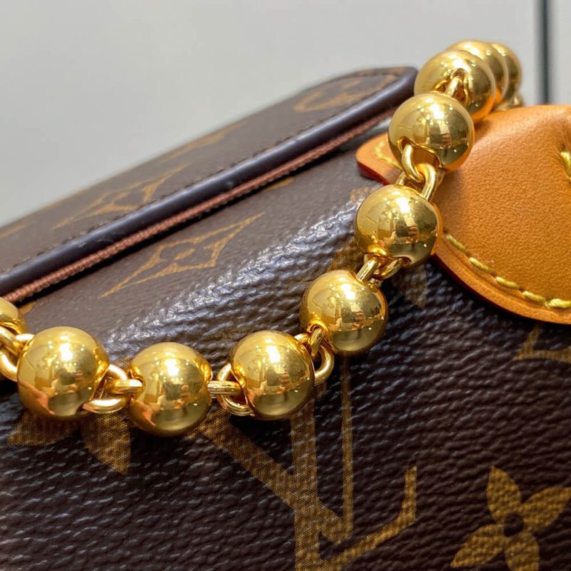 LV Cargo Wearable Wallet - Image 6