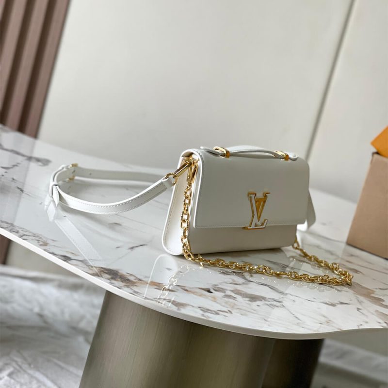 LV Wallet On Chain Capucines - Image 3