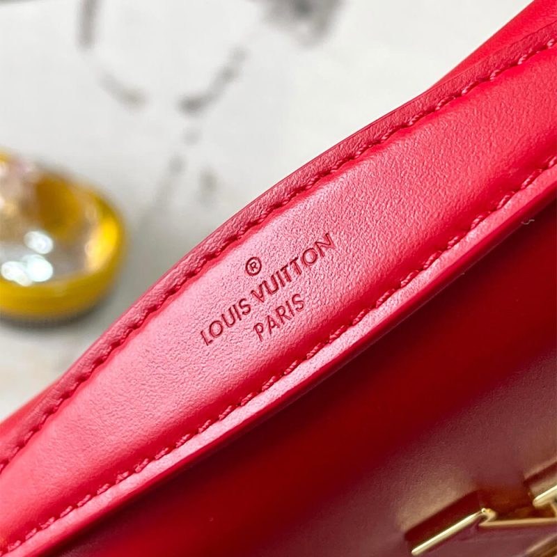 LV Wallet On Chain Capucines - Image 6