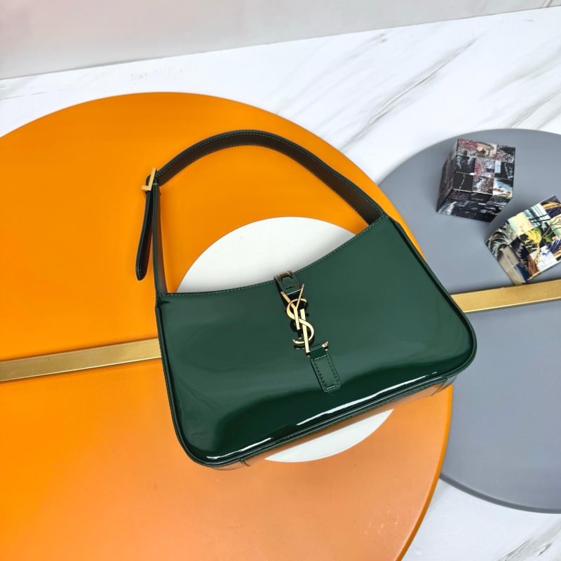YSL le 5 à 7 in patent leather(HIGH-END GRADE) - Image 2