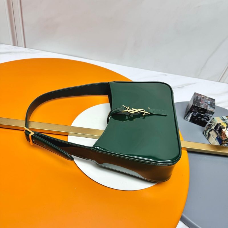 YSL le 5 à 7 in patent leather(HIGH-END GRADE) - Image 4