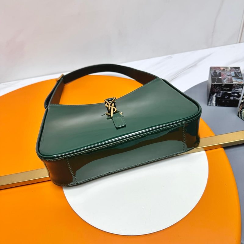 YSL le 5 à 7 in patent leather(HIGH-END GRADE) - Image 5