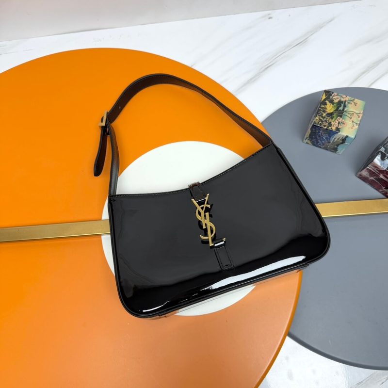YSL le 5 à 7 in patent leather(HIGH-END GRADE) - Image 2