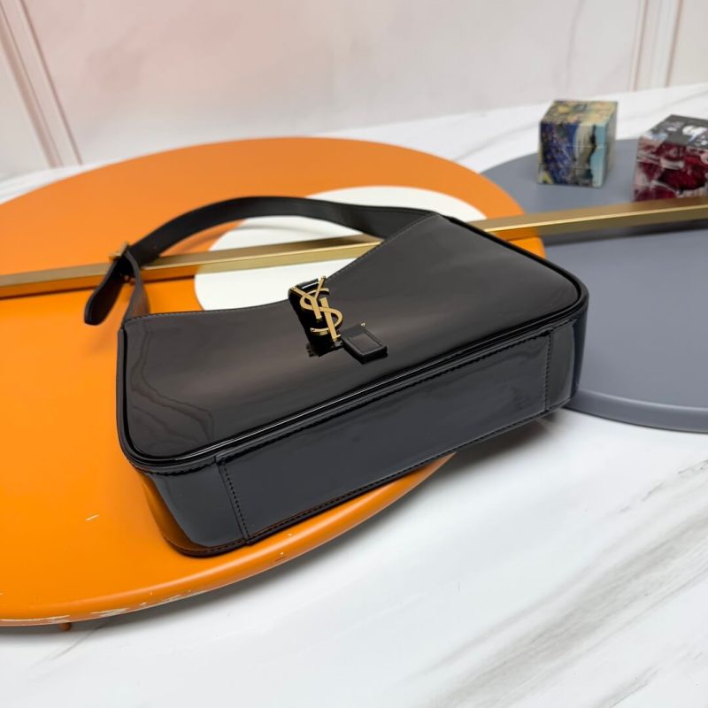 YSL le 5 à 7 in patent leather(HIGH-END GRADE) - Image 5