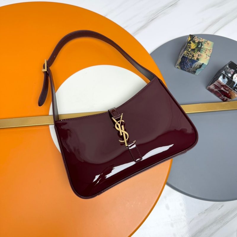 YSL le 5 à 7 in patent leather(HIGH-END GRADE) - Image 2