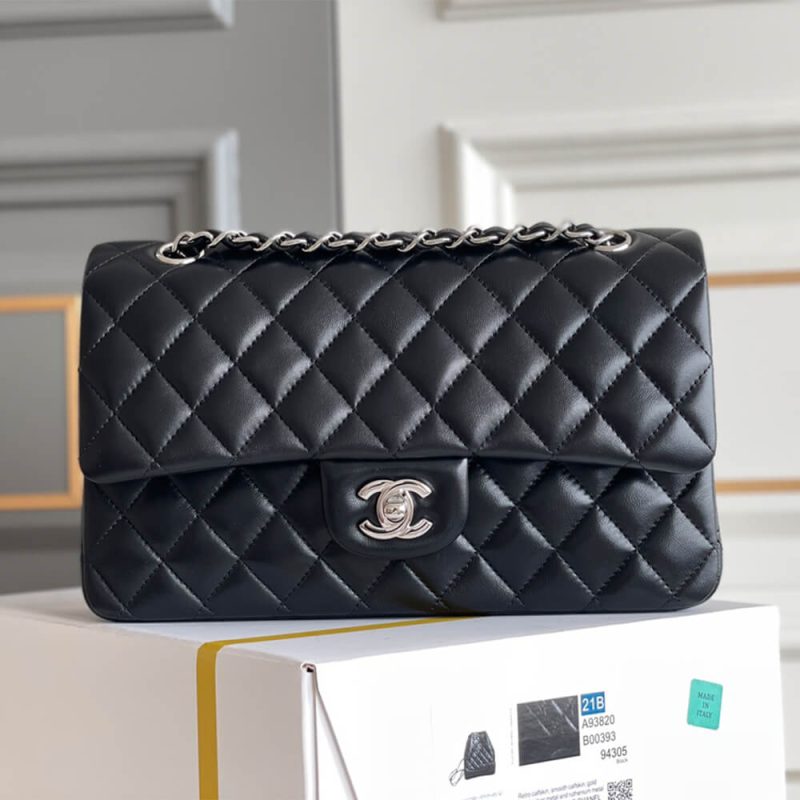 CHANEL Medium Classic Flap Handbag(high-end grade) - Image 2