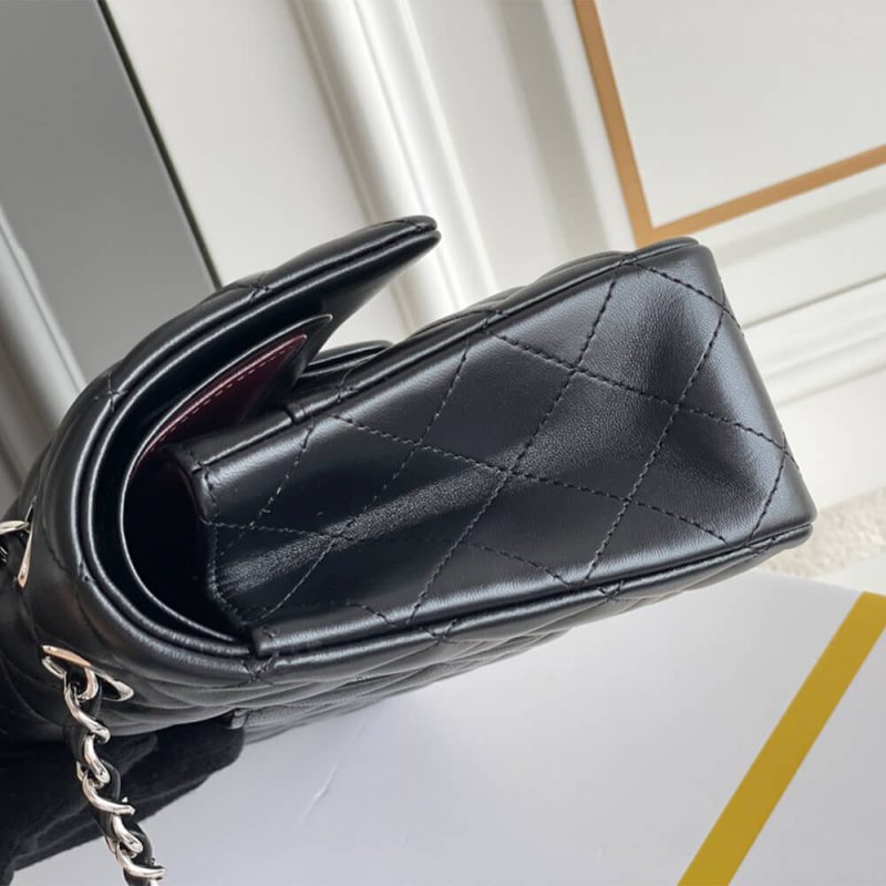 CHANEL Medium Classic Flap Handbag(high-end grade) - Image 4