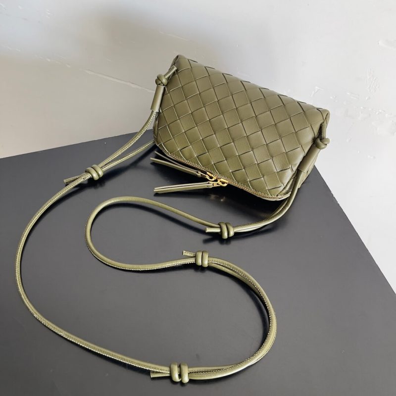 Bottega Veneta Concert Pouch(high-end grade) - Image 5
