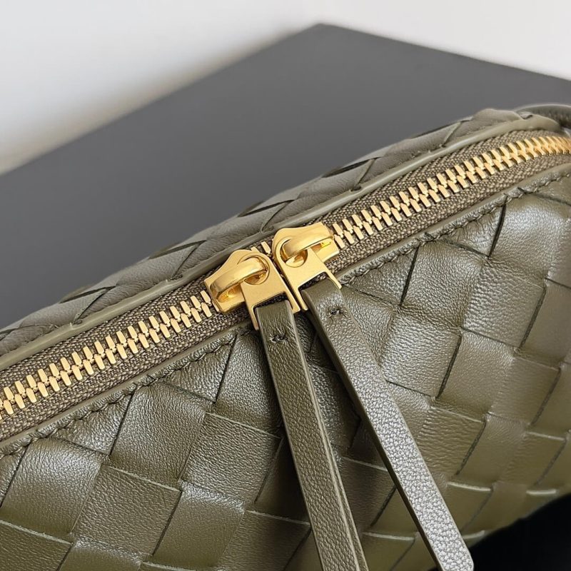Bottega Veneta Concert Pouch(high-end grade) - Image 6