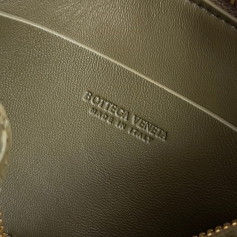 Bottega Veneta Concert Pouch(high-end grade) - Image 7