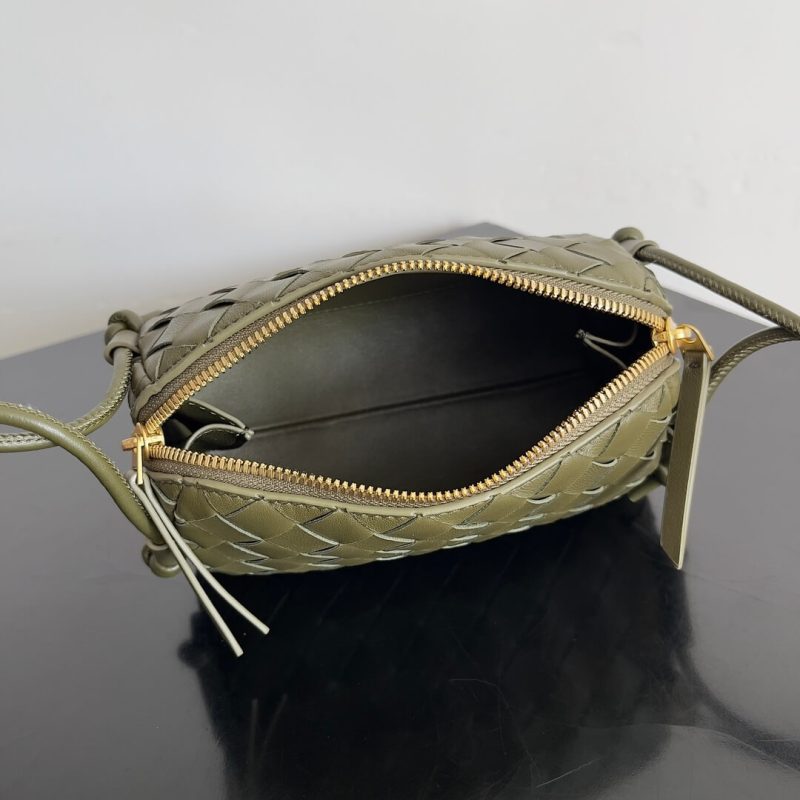 Bottega Veneta Concert Pouch(high-end grade) - Image 8