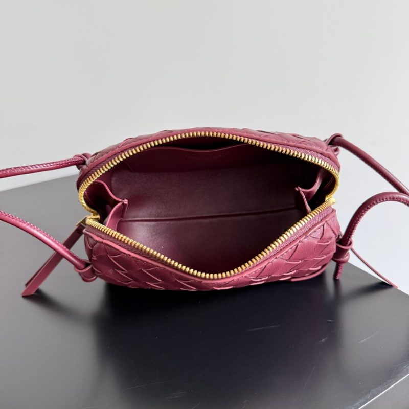 Bottega Veneta Concert Pouch(high-end grade) - Image 8