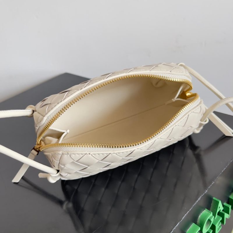 Bottega Veneta Concert Pouch(high-end grade) - Image 8
