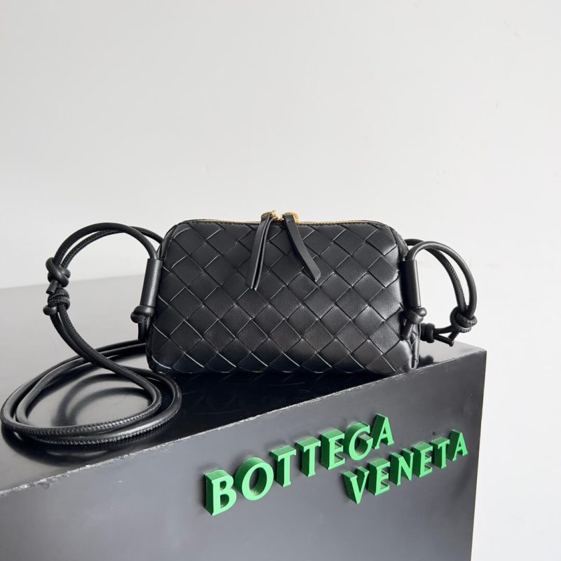 Bottega Veneta Concert Pouch(high-end grade) - Image 2