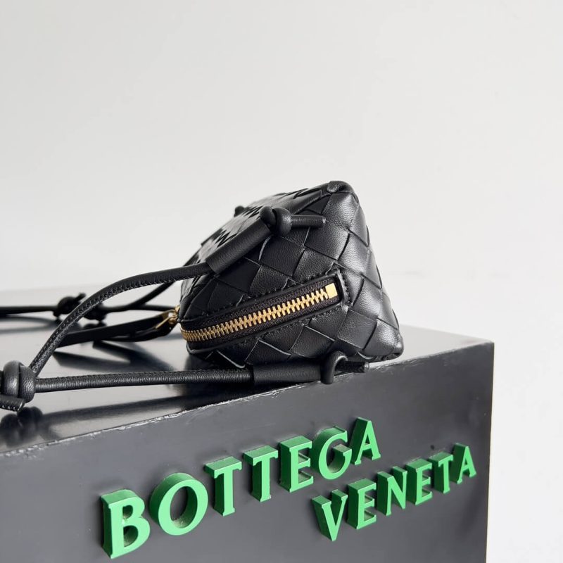 Bottega Veneta Concert Pouch(high-end grade) - Image 3