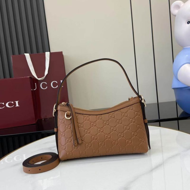 GG Emblem small shoulder bag - Image 2