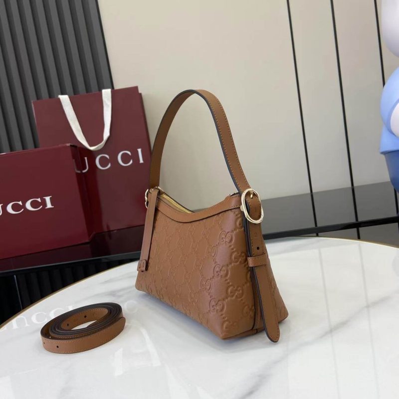GG Emblem small shoulder bag - Image 4