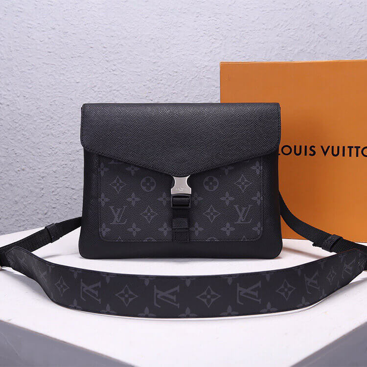 LV Outdoor Flap Messenger 2 LV Outdoor Flap Messenger - Image 2