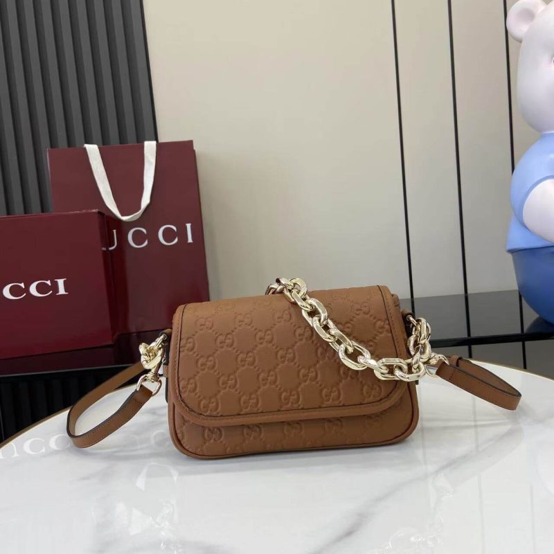 GG Emblem small shoulder bag - Image 2
