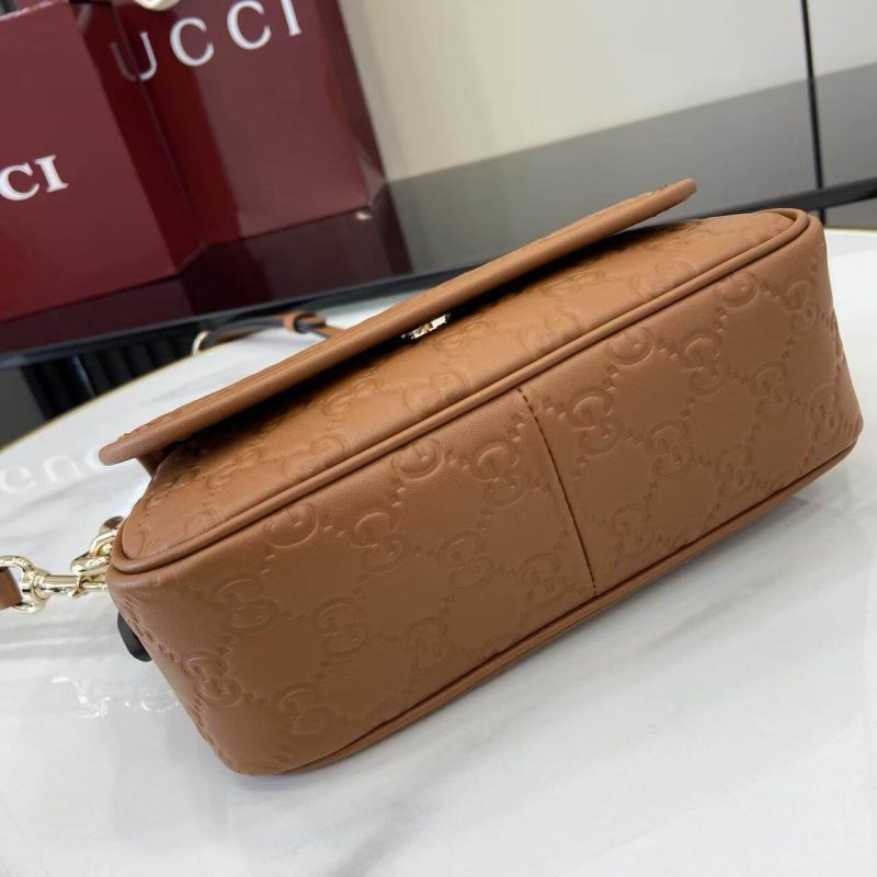 GG Emblem small shoulder bag - Image 5