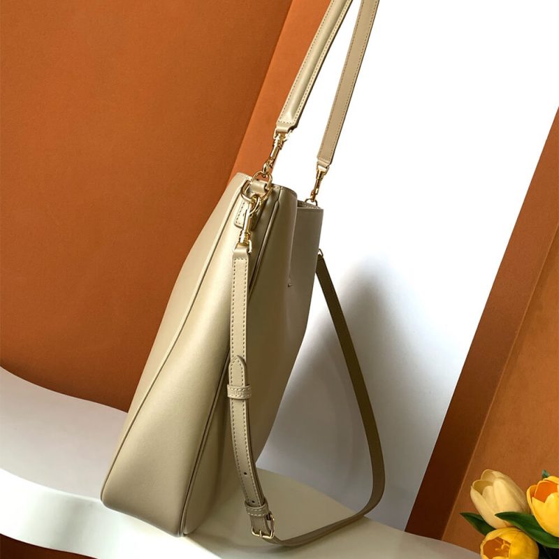 CELINE MEDIUM CAMILLE 16 SOFT BAG IN SMOOTH CALFSKIN(HIGH-END GRADE) - Image 3