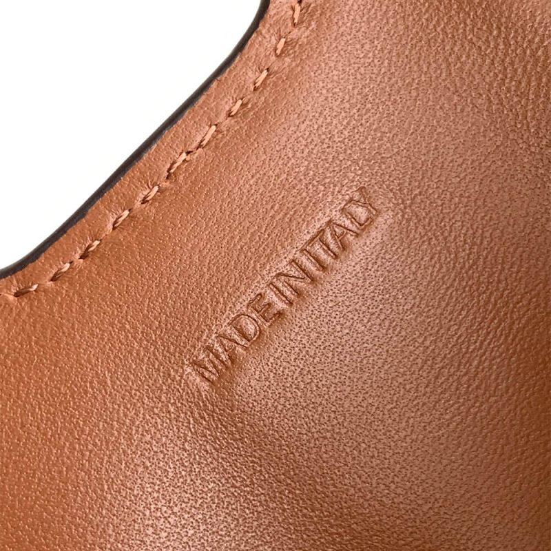 CELINE MEDIUM CAMILLE 16 SOFT BAG IN SMOOTH CALFSKIN(HIGH-END GRADE) - Image 7