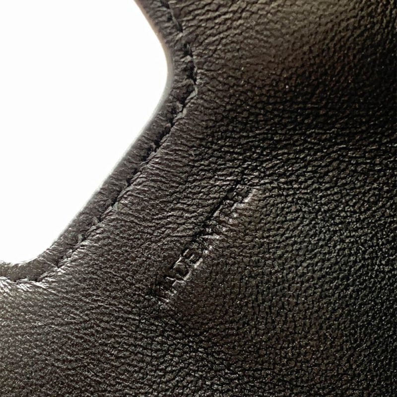 CELINE MEDIUM CAMILLE 16 SOFT BAG IN SMOOTH CALFSKIN(HIGH-END GRADE) - Image 7