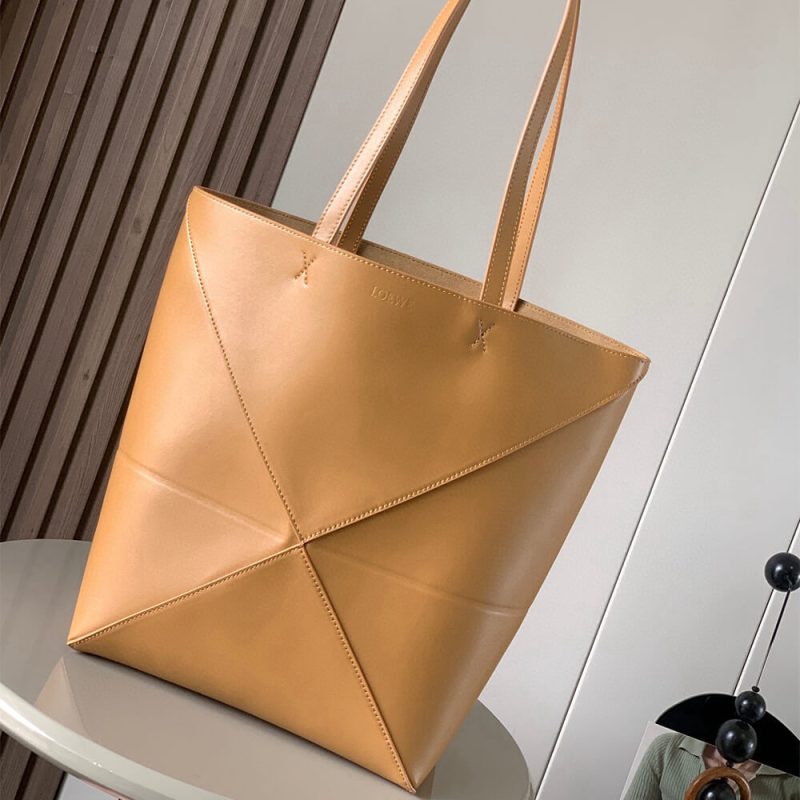 LOEWE Medium Puzzle Fold tote in shiny calfskin(HIGH-END GRADE) - Image 2