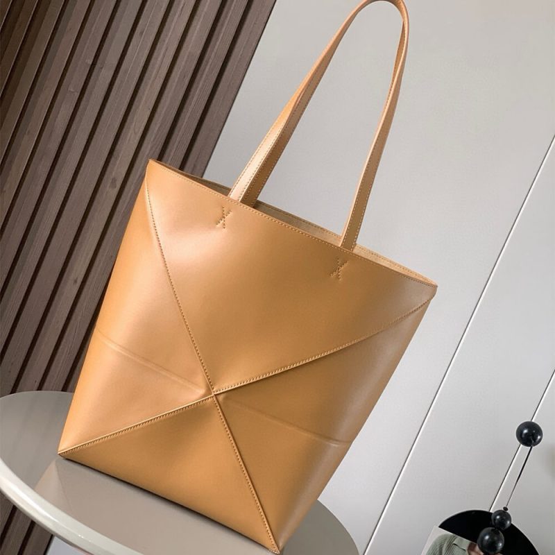 LOEWE Medium Puzzle Fold tote in shiny calfskin(HIGH-END GRADE) - Image 4