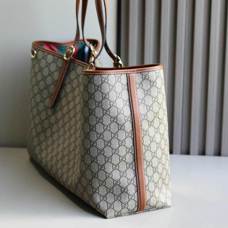 GG Emblem large tote bag - Image 3